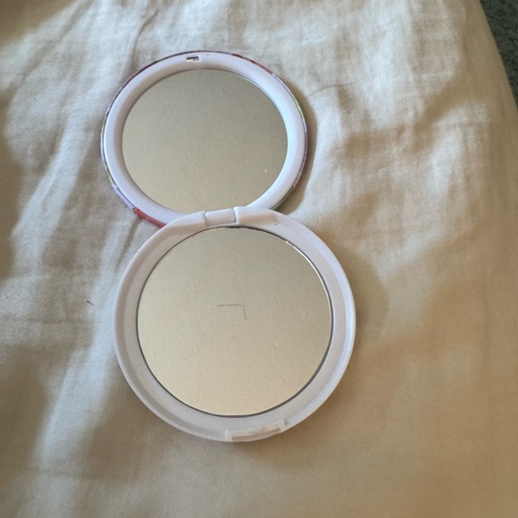 Macaron Patterned Compact Mirror - Picture 3 of 3